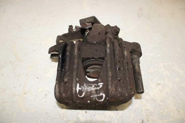 MACHOIRE ARRIERE DROITE OPEL ZAFIRA A - Vue 1